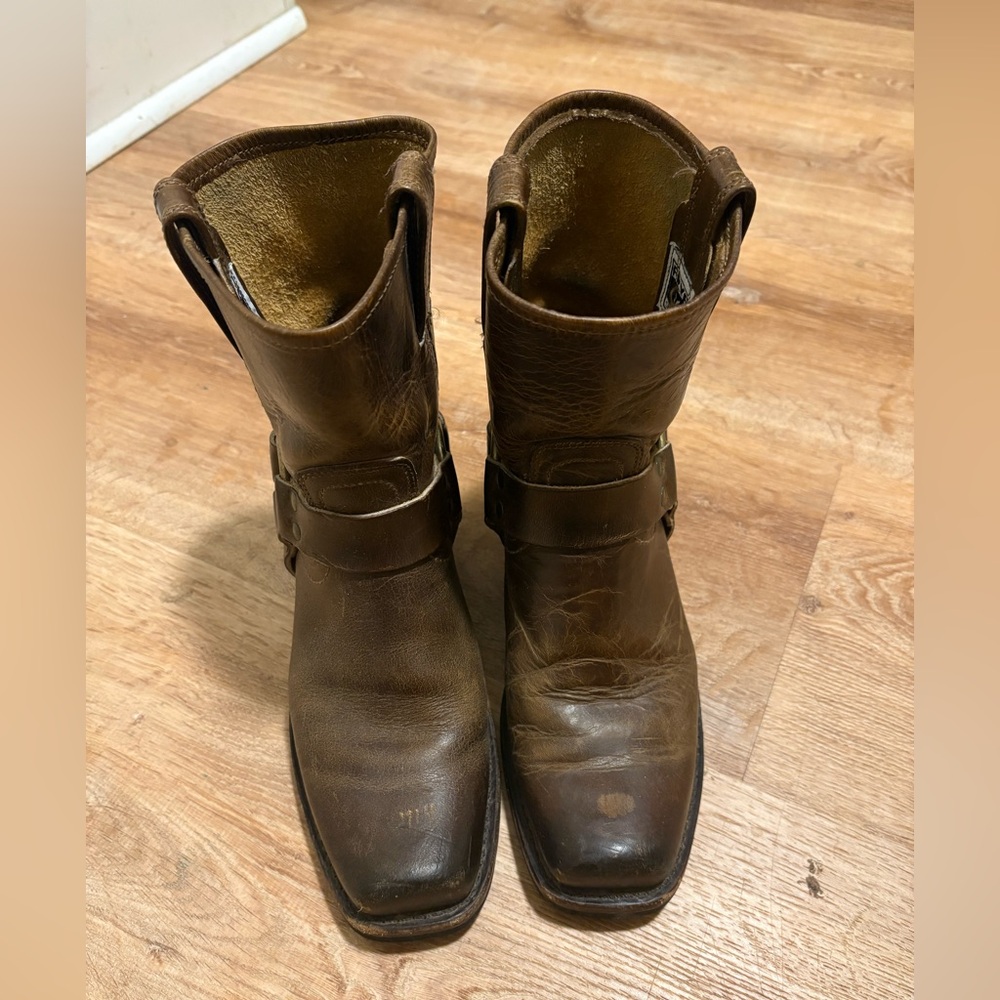 Frye harness R8 leather boots